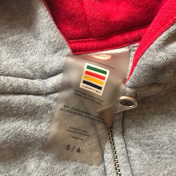 Hudson’s Bay boys sweater - Picture 2 of 4